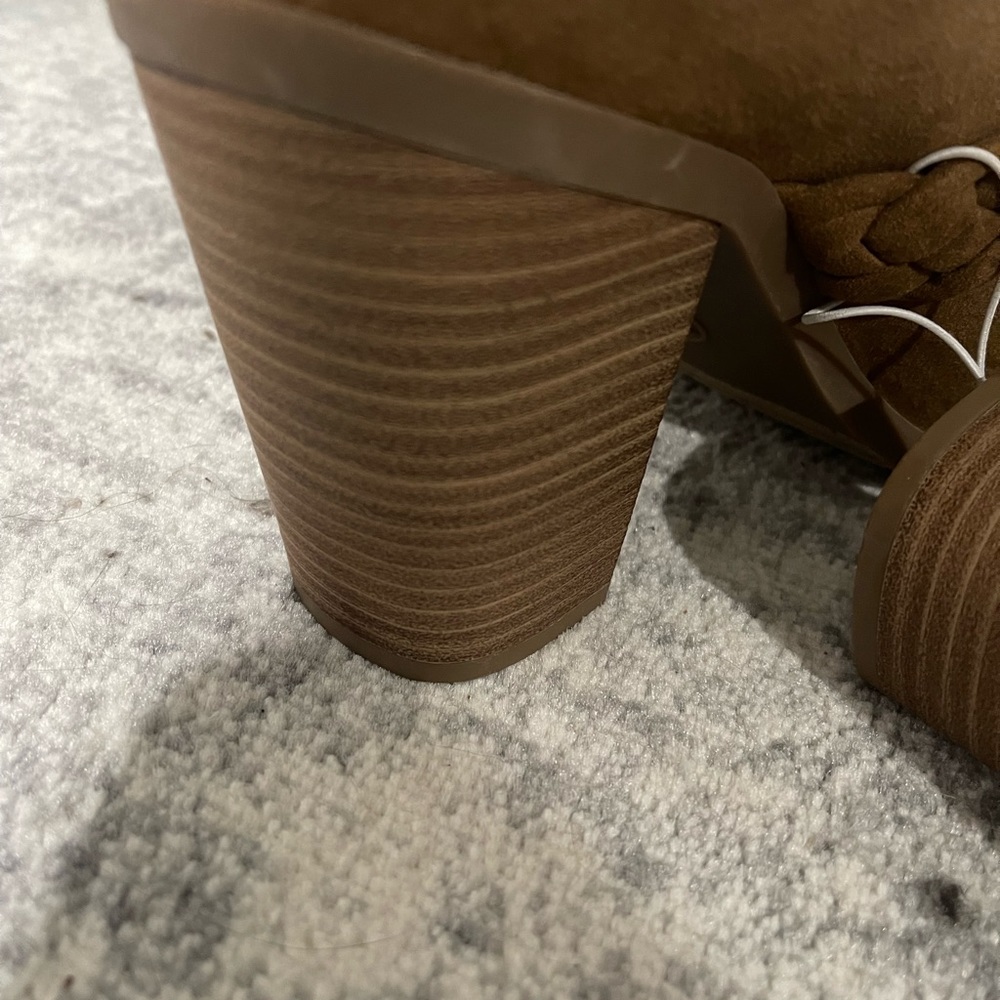 Universal Threads Mule - Picture 6 of 6